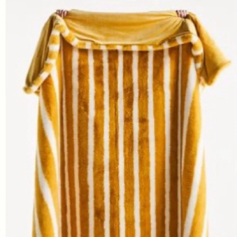 Sophie viral‎ Striped Throw Blanket